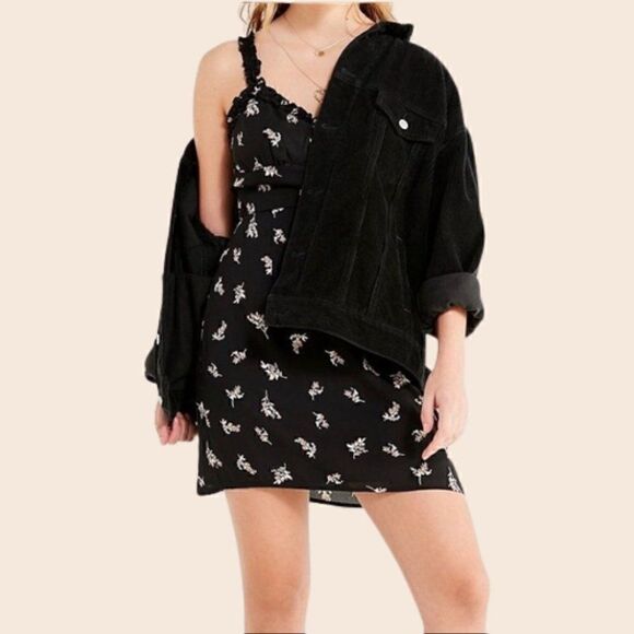 Urban Outfitters Black Floral Mini Summer Dress Size 6 - Picture 3 of 13
